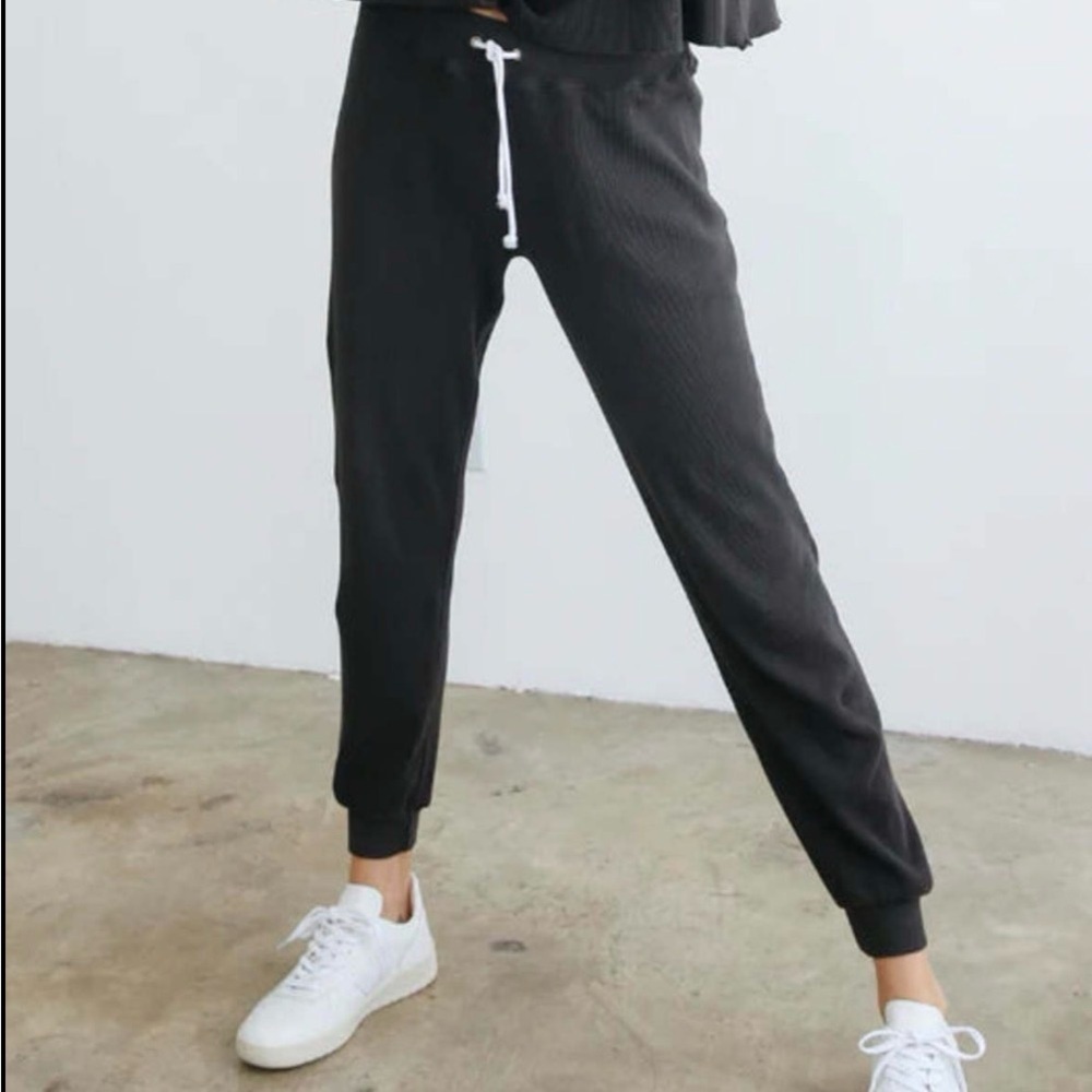Perfectwhitetee sz XS slate grey Jogger Sweatpants good pre owned condition